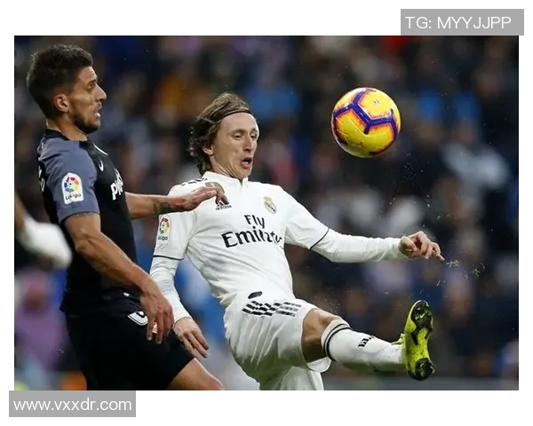 塞维利亚外援魔笛遭到抨击，球迷呼吁俱乐部考虑出售